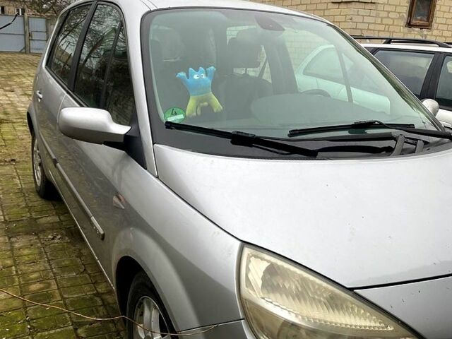 Серый Рено Сценик, объемом двигателя 1.6 л и пробегом 250 тыс. км за 4500 $, фото 1 на Automoto.ua