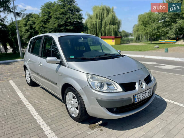 Серый Рено Сценик, объемом двигателя 1.6 л и пробегом 118 тыс. км за 4800 $, фото 1 на Automoto.ua