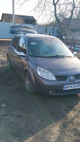 Серый Рено Сценик, объемом двигателя 1.6 л и пробегом 400 тыс. км за 3999 $, фото 1 на Automoto.ua