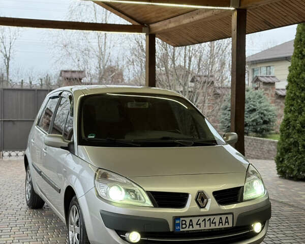 Серый Рено Сценик, объемом двигателя 1.6 л и пробегом 232 тыс. км за 5100 $, фото 1 на Automoto.ua