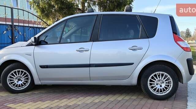 Серый Рено Сценик, объемом двигателя 1.6 л и пробегом 230 тыс. км за 4850 $, фото 1 на Automoto.ua