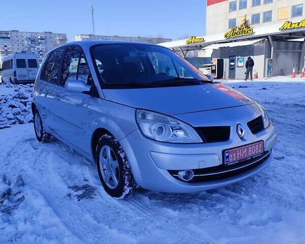 Серый Рено Сценик, объемом двигателя 1.6 л и пробегом 211 тыс. км за 5600 $, фото 1 на Automoto.ua