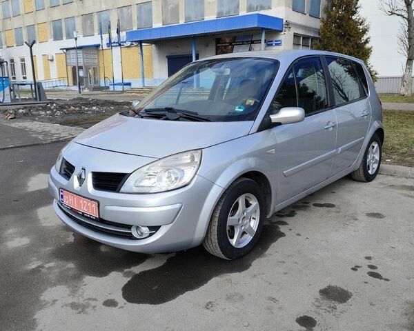Серый Рено Сценик, объемом двигателя 1.6 л и пробегом 211 тыс. км за 5600 $, фото 1 на Automoto.ua