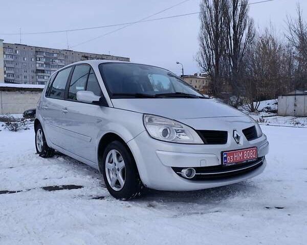 Серый Рено Сценик, объемом двигателя 1.6 л и пробегом 211 тыс. км за 5600 $, фото 1 на Automoto.ua
