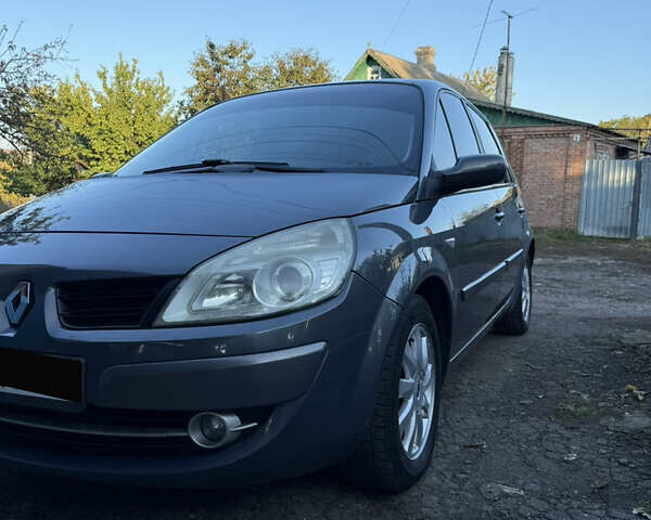 Серый Рено Сценик, объемом двигателя 1.6 л и пробегом 208 тыс. км за 5200 $, фото 1 на Automoto.ua