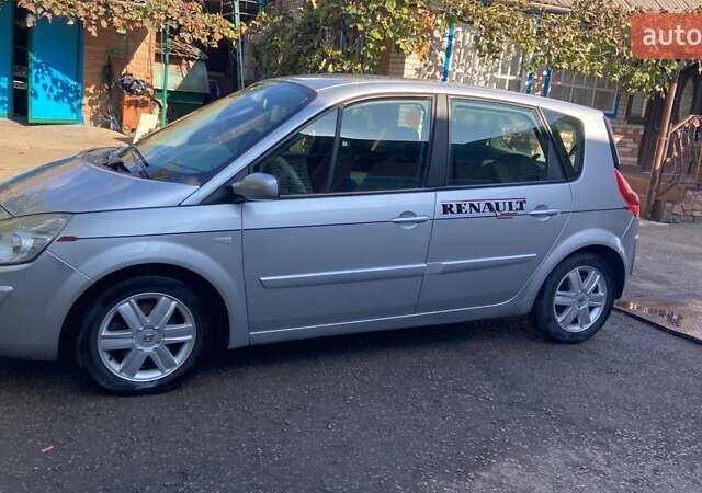 Рено Сценик 2007 в Гайсине на Automoto.ua Серый Рено Сценик, объемом двигателя 2 л и пробегом 190 тыс. км за 5500 $, фото 1 на Automoto.ua