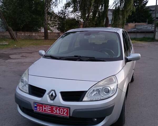 Серый Рено Сценик, объемом двигателя 1.6 л и пробегом 200 тыс. км за 4600 $, фото 1 на Automoto.ua