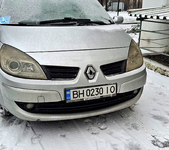 Сірий Рено Сценік, об'ємом двигуна 1.5 л та пробігом 33200 тис. км за 5500 $, фото 1 на Automoto.ua
