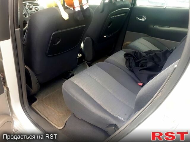 Серый Рено Сценик, объемом двигателя 1.5 л и пробегом 330 тыс. км за 4900 $, фото 1 на Automoto.ua