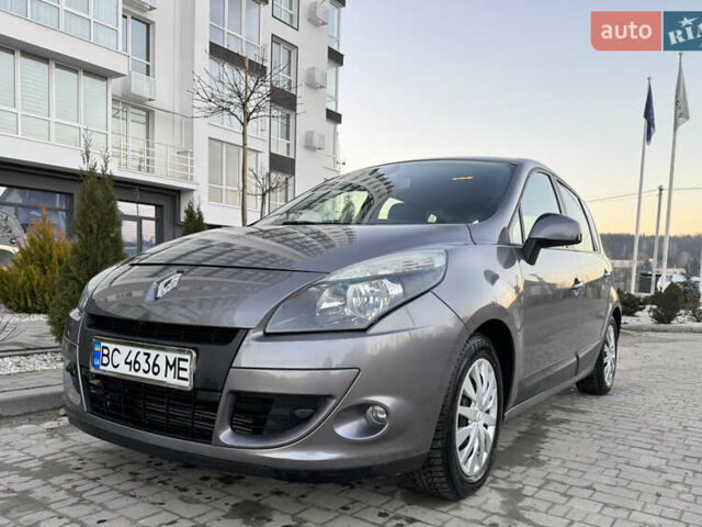 Серый Рено Сценик, объемом двигателя 1.46 л и пробегом 160 тыс. км за 6300 $, фото 1 на Automoto.ua