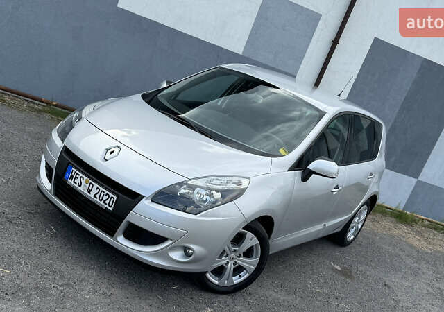 Рено Сценик 2009 в Виннице на Automoto.ua Серый Рено Сценик, объемом двигателя 0 л и пробегом 220 тыс. км за 7750 $, фото 1 на Automoto.ua