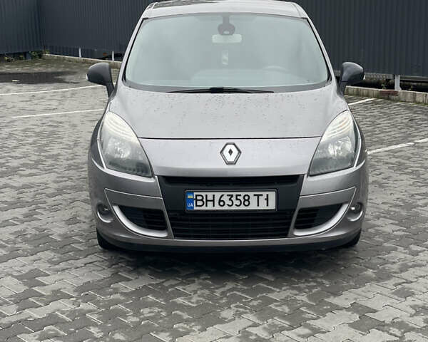 Сірий Рено Сценік, об'ємом двигуна 1.46 л та пробігом 290 тис. км за 5700 $, фото 1 на Automoto.ua