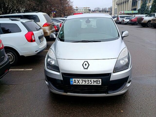 Сірий Рено Сценік, об'ємом двигуна 1.5 л та пробігом 228 тис. км за 6000 $, фото 1 на Automoto.ua