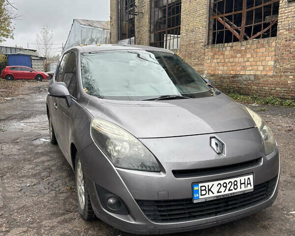 Серый Рено Сценик, объемом двигателя 1.87 л и пробегом 320 тыс. км за 6300 $, фото 1 на Automoto.ua