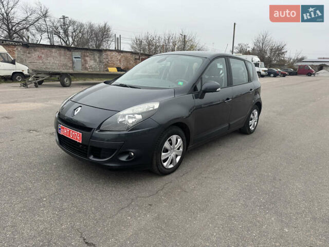 Серый Рено Сценик, объемом двигателя 1.6 л и пробегом 218 тыс. км за 7800 $, фото 1 на Automoto.ua