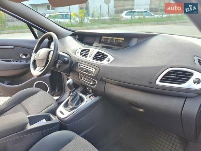 Серый Рено Сценик, объемом двигателя 1.9 л и пробегом 278 тыс. км за 5500 $, фото 1 на Automoto.ua