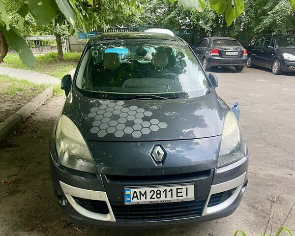 Серый Рено Сценик, объемом двигателя 1.5 л и пробегом 208 тыс. км за 6200 $, фото 1 на Automoto.ua