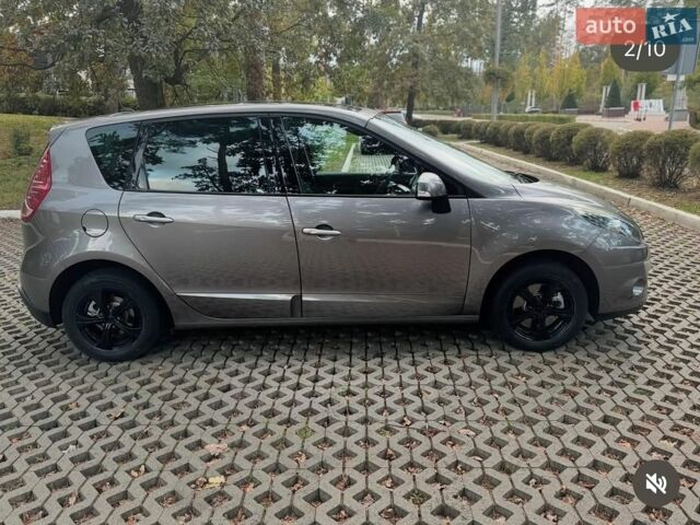 Сірий Рено Сценік, об'ємом двигуна 1.6 л та пробігом 195 тис. км за 6300 $, фото 1 на Automoto.ua