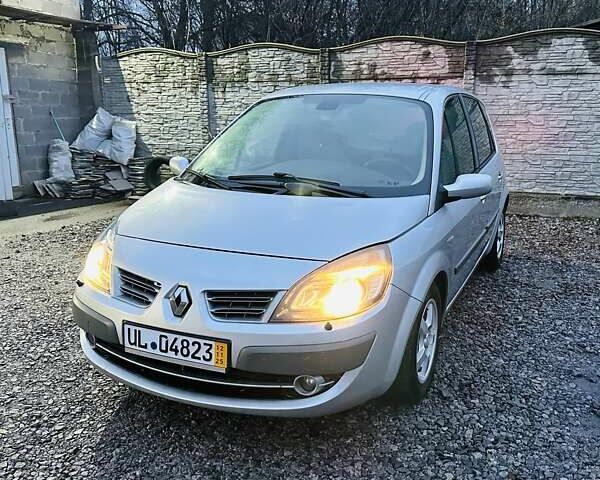 Серый Рено Сценик, объемом двигателя 1.6 л и пробегом 228 тыс. км за 5450 $, фото 1 на Automoto.ua