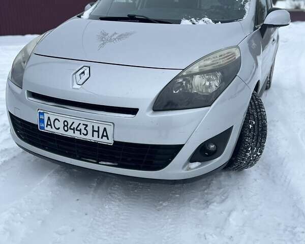 Серый Рено Сценик, объемом двигателя 1.5 л и пробегом 262 тыс. км за 6100 $, фото 1 на Automoto.ua