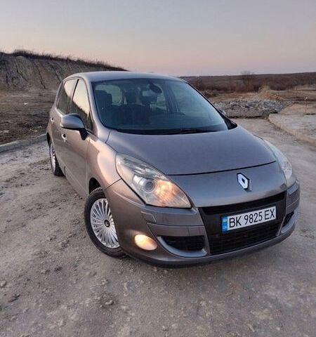 Серый Рено Сценик, объемом двигателя 1.5 л и пробегом 266 тыс. км за 4950 $, фото 1 на Automoto.ua