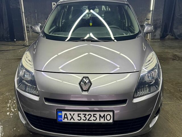 Сірий Рено Сценік, об'ємом двигуна 2 л та пробігом 181 тис. км за 8500 $, фото 1 на Automoto.ua