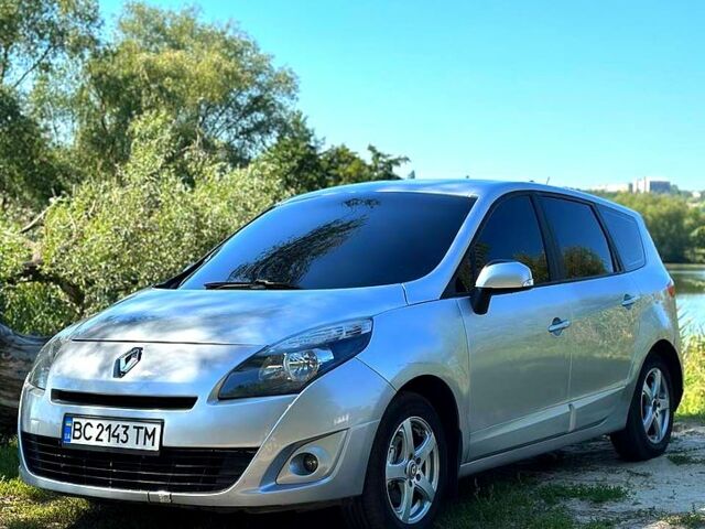 Серый Рено Сценик, объемом двигателя 1.5 л и пробегом 303 тыс. км за 6200 $, фото 1 на Automoto.ua