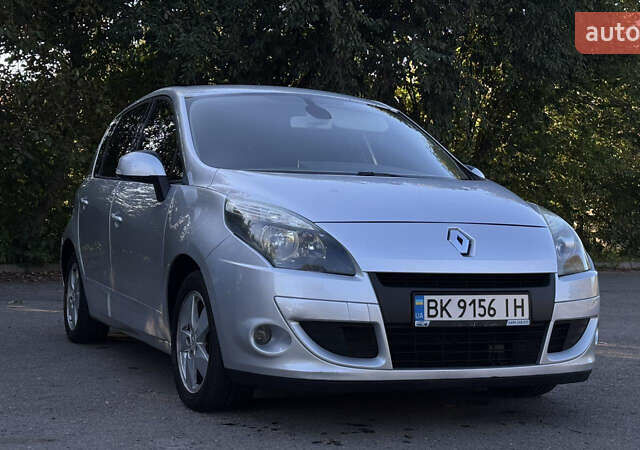 Серый Рено Сценик, объемом двигателя 2 л и пробегом 272 тыс. км за 6800 $, фото 1 на Automoto.ua