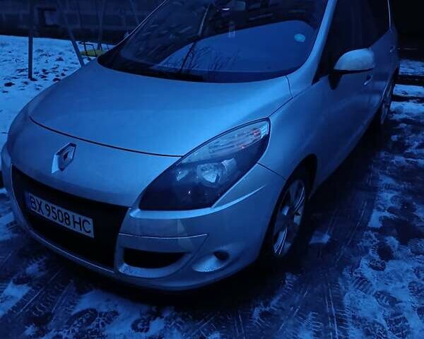 Серый Рено Сценик, объемом двигателя 1.5 л и пробегом 177 тыс. км за 7300 $, фото 1 на Automoto.ua