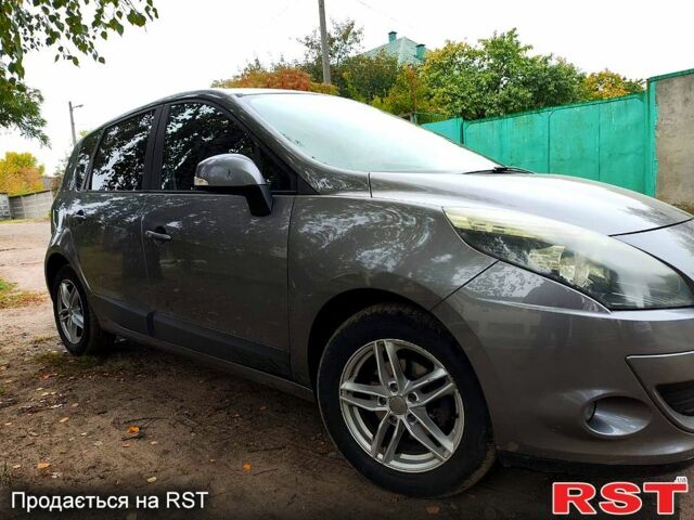 Сірий Рено Сценік, об'ємом двигуна 1.5 л та пробігом 222 тис. км за 6800 $, фото 1 на Automoto.ua