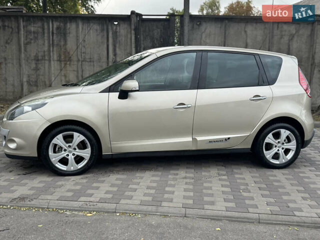 Сірий Рено Сценік, об'ємом двигуна 1.46 л та пробігом 205 тис. км за 6900 $, фото 1 на Automoto.ua