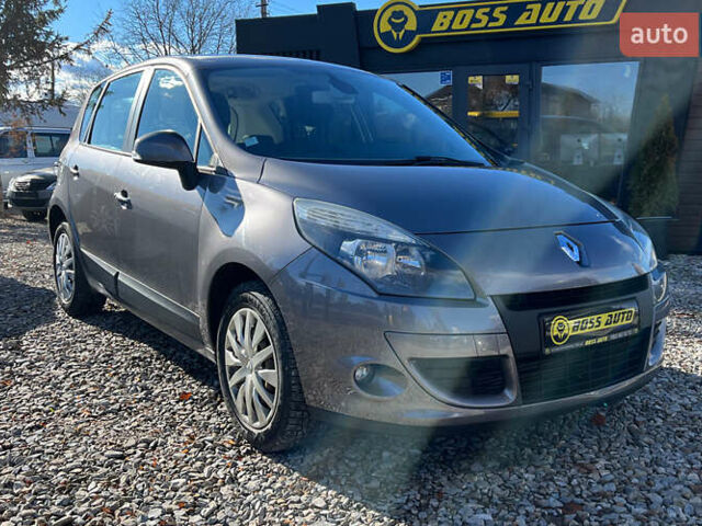 Серый Рено Сценик, объемом двигателя 1.46 л и пробегом 168 тыс. км за 8000 $, фото 1 на Automoto.ua