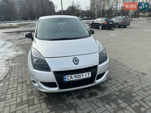 Сірий Рено Сценік, об'ємом двигуна 1.5 л та пробігом 500 тис. км за 5500 $, фото 1 на Automoto.ua