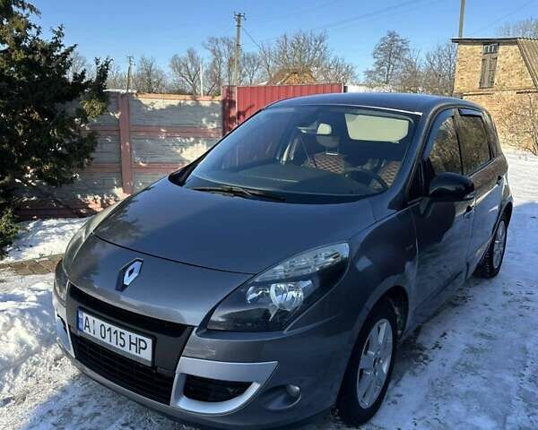 Серый Рено Сценик, объемом двигателя 1.5 л и пробегом 348 тыс. км за 6200 $, фото 1 на Automoto.ua