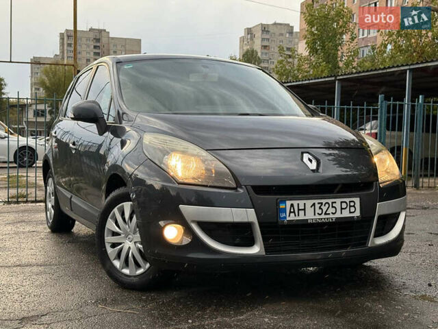 Сірий Рено Сценік, об'ємом двигуна 1.5 л та пробігом 215 тис. км за 6250 $, фото 1 на Automoto.ua