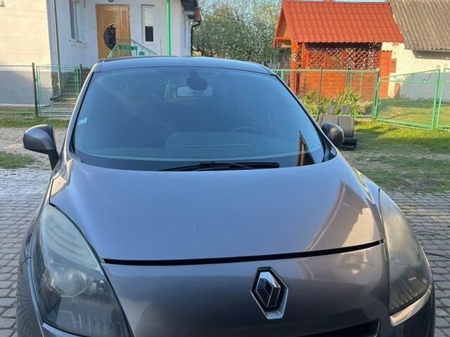 Сірий Рено Сценік, об'ємом двигуна 1.5 л та пробігом 245 тис. км за 6000 $, фото 1 на Automoto.ua