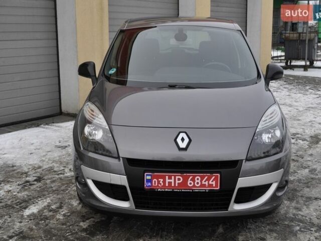 Серый Рено Сценик, объемом двигателя 1.6 л и пробегом 214 тыс. км за 7000 $, фото 1 на Automoto.ua