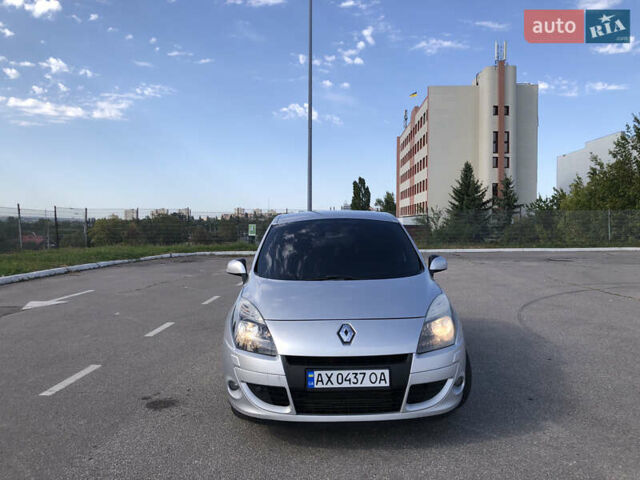 Сірий Рено Сценік, об'ємом двигуна 1.5 л та пробігом 290 тис. км за 6999 $, фото 1 на Automoto.ua