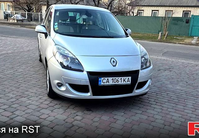 Сірий Рено Сценік, об'ємом двигуна 1.5 л та пробігом 230 тис. км за 5950 $, фото 1 на Automoto.ua