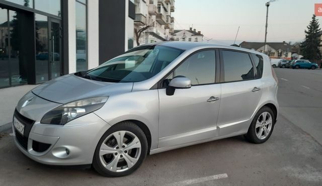 Серый Рено Сценик, объемом двигателя 2 л и пробегом 255 тыс. км за 8190 $, фото 1 на Automoto.ua