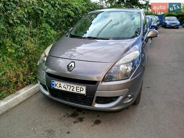 Рено Сценик 2010 в Киеве на Automoto.ua Серый Рено Сценик, объемом двигателя 1.5 л и пробегом 320 тыс. км за 7499 $, фото 1 на Automoto.ua
