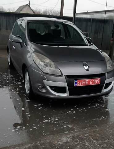 Серый Рено Сценик, объемом двигателя 2 л и пробегом 245 тыс. км за 7000 $, фото 1 на Automoto.ua