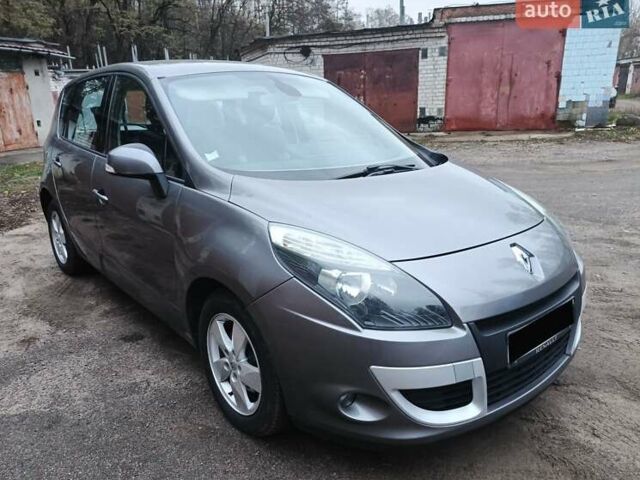 Серый Рено Сценик, объемом двигателя 1.5 л и пробегом 222 тыс. км за 7000 $, фото 1 на Automoto.ua