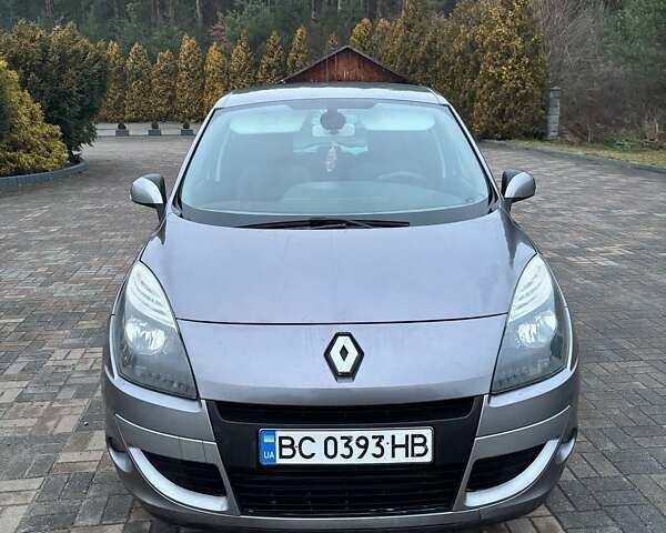 Серый Рено Сценик, объемом двигателя 1.46 л и пробегом 301 тыс. км за 5650 $, фото 1 на Automoto.ua