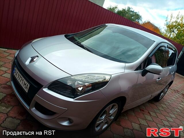 Серый Рено Сценик, объемом двигателя 1.5 л и пробегом 275 тыс. км за 6900 $, фото 1 на Automoto.ua