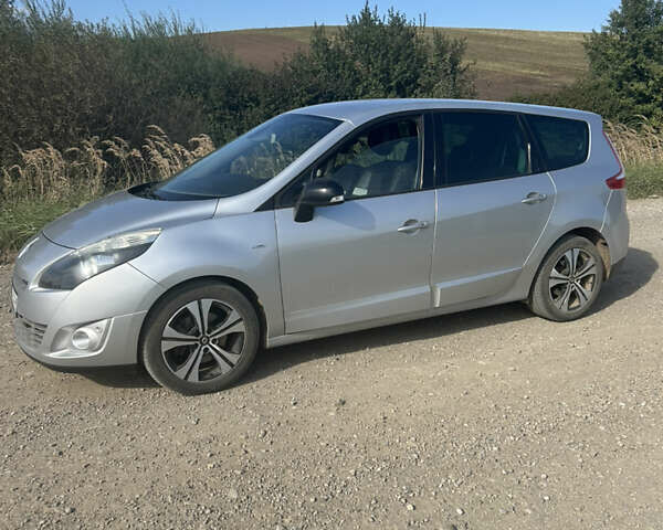 Сірий Рено Сценік, об'ємом двигуна 1.4 л та пробігом 166 тис. км за 6850 $, фото 1 на Automoto.ua