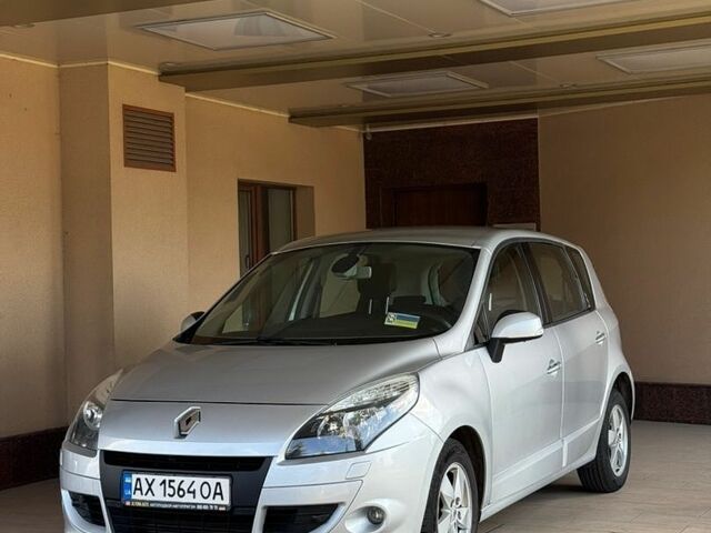 Сірий Рено Сценік, об'ємом двигуна 1.5 л та пробігом 221 тис. км за 7800 $, фото 1 на Automoto.ua