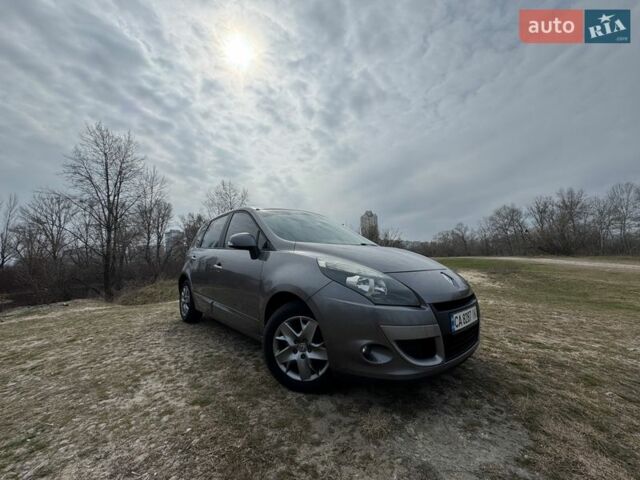 Серый Рено Сценик, объемом двигателя 1.6 л и пробегом 260 тыс. км за 7200 $, фото 1 на Automoto.ua