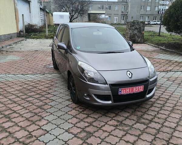Серый Рено Сценик, объемом двигателя 1.5 л и пробегом 251 тыс. км за 8250 $, фото 1 на Automoto.ua