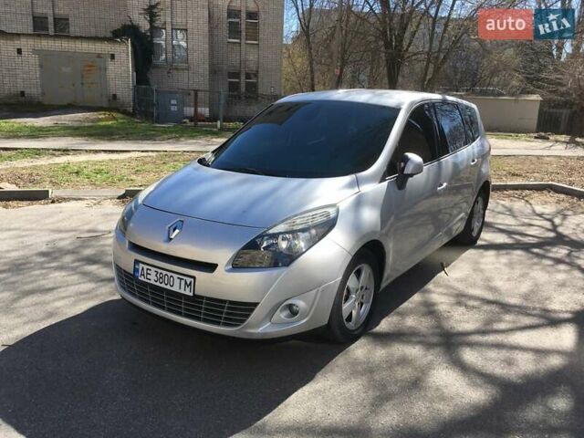 Серый Рено Сценик, объемом двигателя 1.46 л и пробегом 282 тыс. км за 6600 $, фото 1 на Automoto.ua